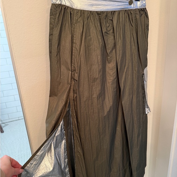 Ganni Olive Crinkle Midi Skirt - Picture 3 of 8